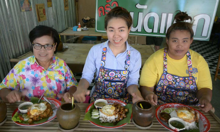 คู่หู 2 สาวนักชิมชาวราชบุรีเปิดครัวถนัดแดกจัดเซตอาหารราคาไม่ถึงร้อย