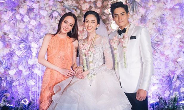 "ยุ้ย จีรนันท์" โพสต์ขอบคุณ "อั้ม พัชราภา" หลังงานแต่ง กับ 18 ปีที่รู้จักกัน