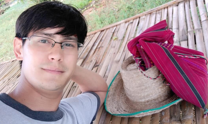 เปิดภาพชีวิต \