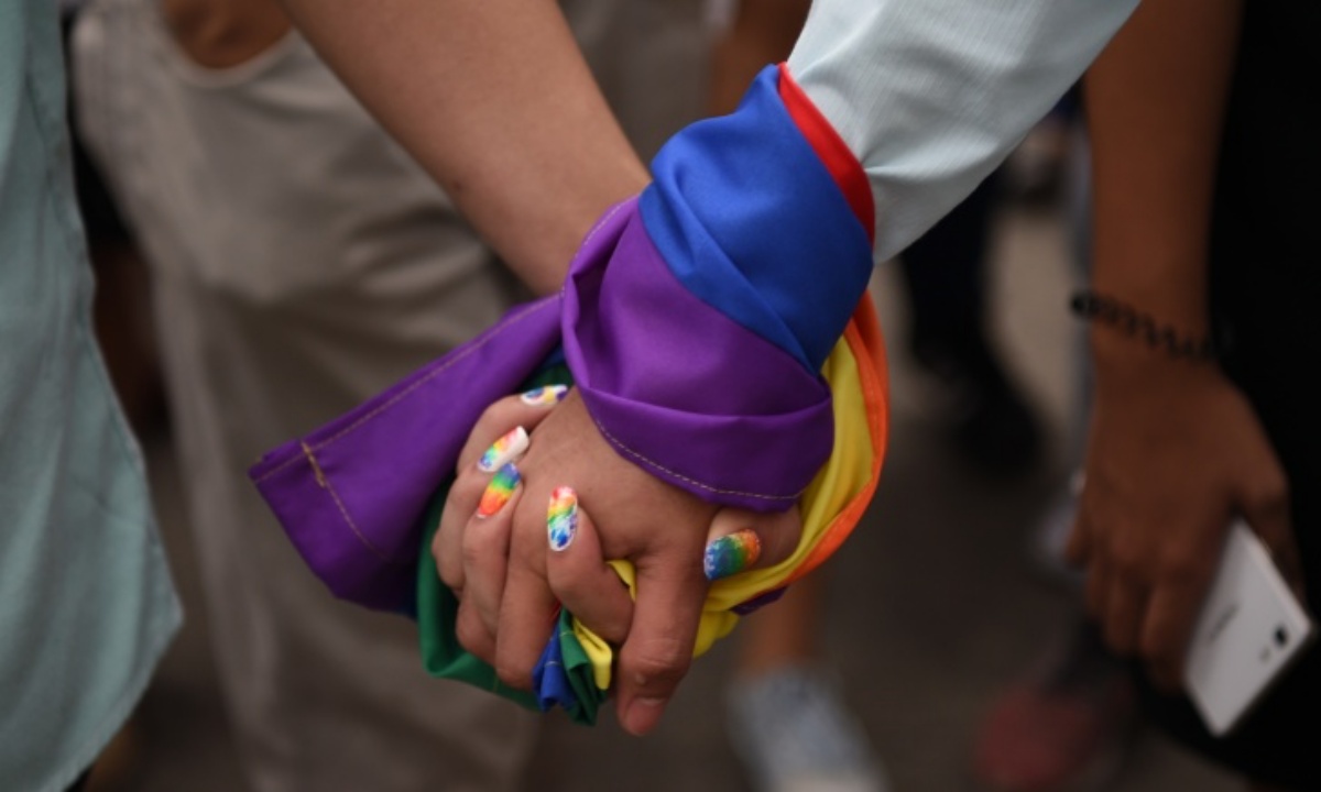 “เส้นแบ่งสีชมพู” ปรากฏการณ์ที่เกิดขึ้นและเปลี่ยนแปลงในการต่อสู้ของ LGBTQ+