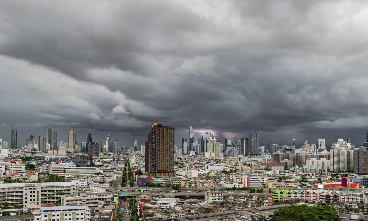 สภาพอากาศวันนี้ กรมอุตุฯ เตือน ฝนฟ้าคะนองถล่ม 45 จังหวัด กทม.เจอแน่ 60%