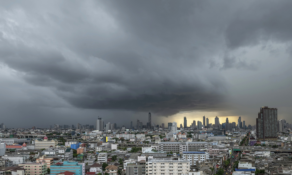 สภาพอากาศวันนี้ กรมอุตุฯ เตือน ฝนถล่ม 47 จังหวัด  กทม.ไม่รอด 70% ของพื้นที่