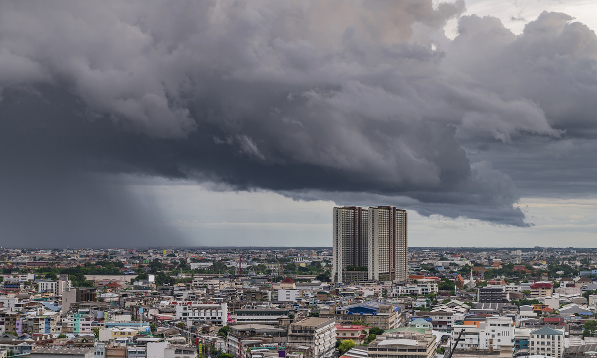 สภาพอากาศวันนี้ กรมอุตุฯ เตือน 48 จังหวัด ฝนตกหนัก กทม.ฝนตกหนักบางแห่ง