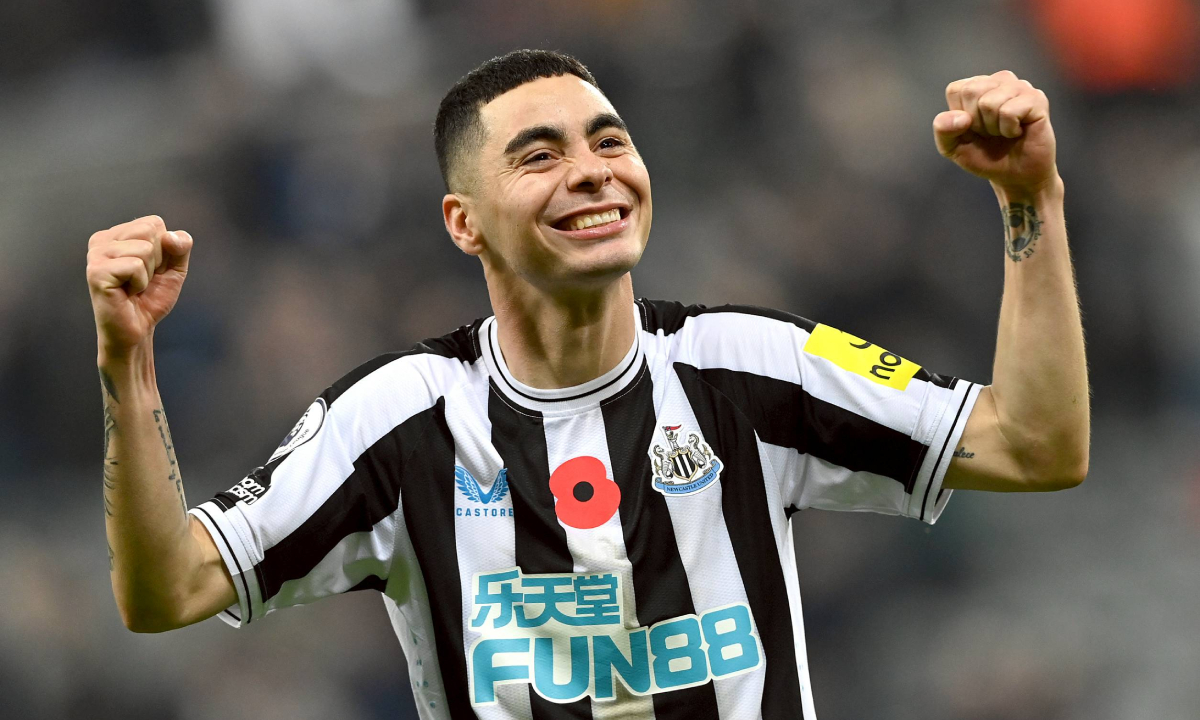 อยู่ในใจเสมอ! มิเกล อัลมิร่อน ดีใจได้เหรียญแชมป์ลีก คัพ จากนิวคาสเซิล