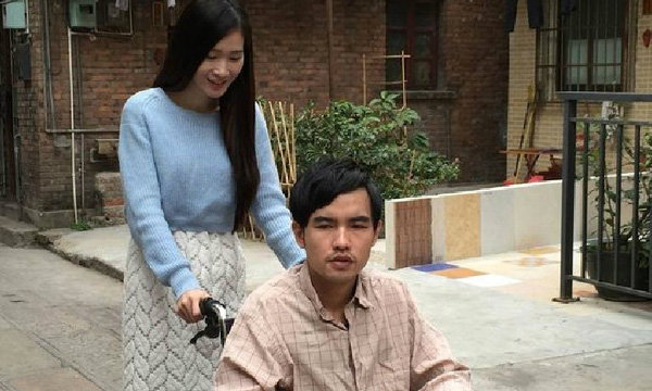 &#8220;พรหมลิขิตออนไลน์&#8220; หนุ่มพิการ&#8220;มัดใจ&#8220;สาวสวย ยอมลาออกมหาลัยมาดูแล หลัง&#8220;แชทคุย&#8220;แค่ 3 วัน