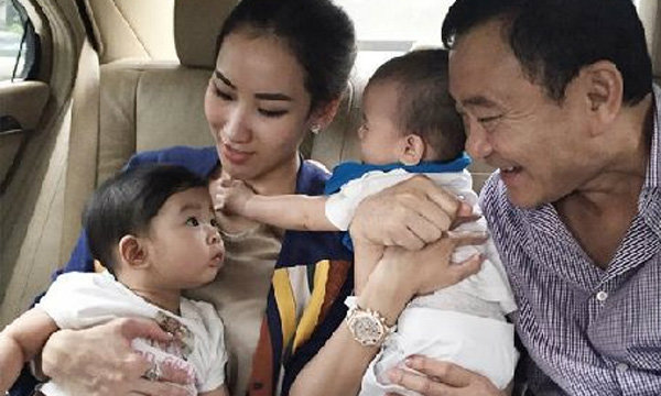 ชื่นใจคุณตา &#8220;อุ๊งอิ๊ง&#8220; โพสต์ภาพ&#8220;เอมิ-นานิ&#8220;เยี่ยม&#8220;ทักษิณ&#8220;