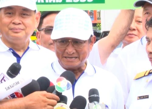 กกต.รณรงค์ประชามติแจกจุลสารด่านประชาชื่น