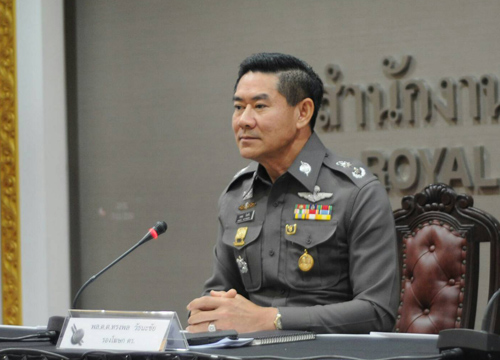 ผบ.ตร.สั่งเร่งดำเนินคดีน็อตกราบรถชี้รับไม่ได้
