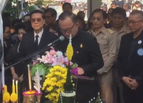 ปนัดดาบวงสรวงอนุสาวรีย์กรมหลวงชุมพรฯ