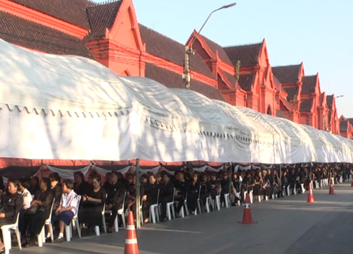ภาพรวมกราบพระบรมศพเสาร์อาทิตย์เรียบร้อยดี