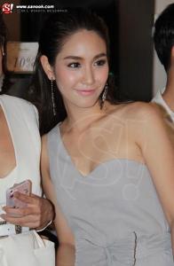 มิน พีชญา