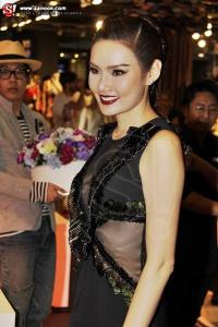ญาญ่าหญิง