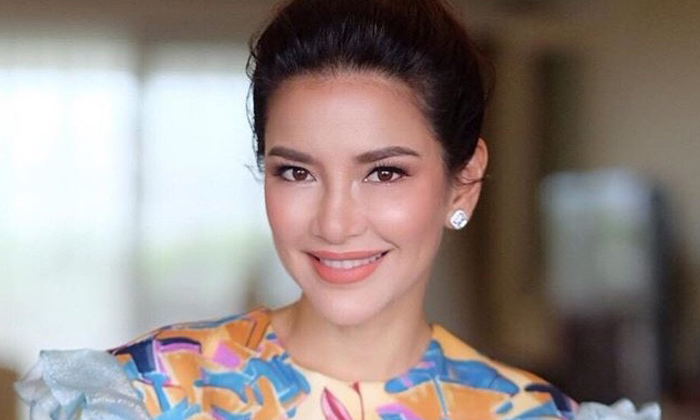 “อ้อม พิยดา” สตาฟความสวย แทบลืมอายุไปเลยว่า 43 แล้ว