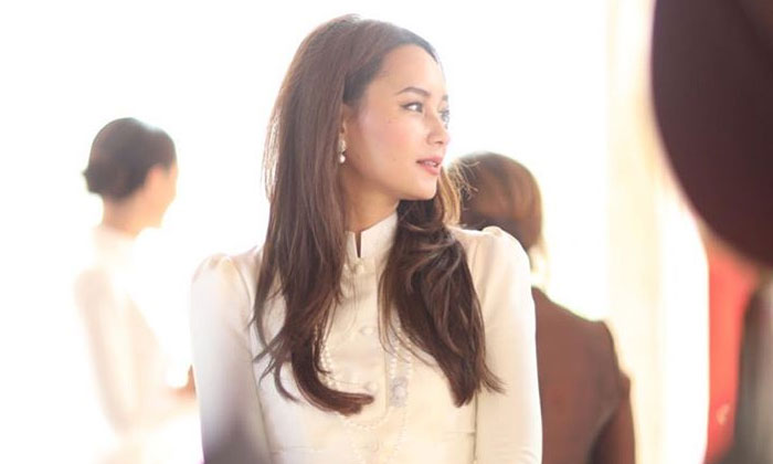 บี น้ำทิพย์ ลุคนี้น้อยแต่มาก พักเซ็กซี่ ดูดีสวมชุดไทยจิตรลดา