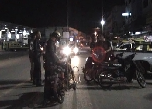ทหาร-ตร.ตั้งด่านจัดระเบียบเด็กแว้นส่งดัดนิสัย