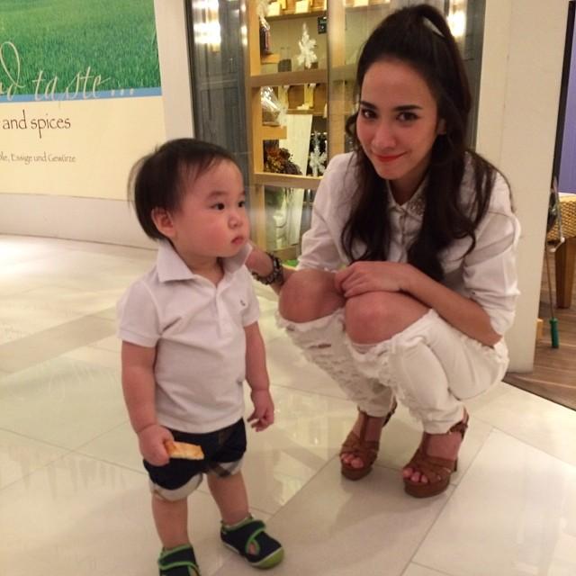 คลิกชมภาพต่อไป