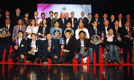 ′แก้ว-แต้ว′ คว้านักกีฬายอดเจ๋งตามคาด- ′บัวขาว′ ป๊อปปูล่าโหวต- ′นุศรา′ ผงาดอาชีพ