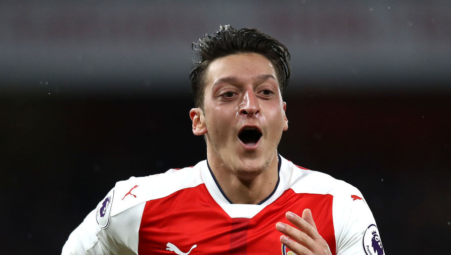 ใจไหม! “โอซิล” แนะปืนทุ่มซื้อตัวท็อป ถ้าอยากชูถ้วยพรีเมียร์ลีก+UCL